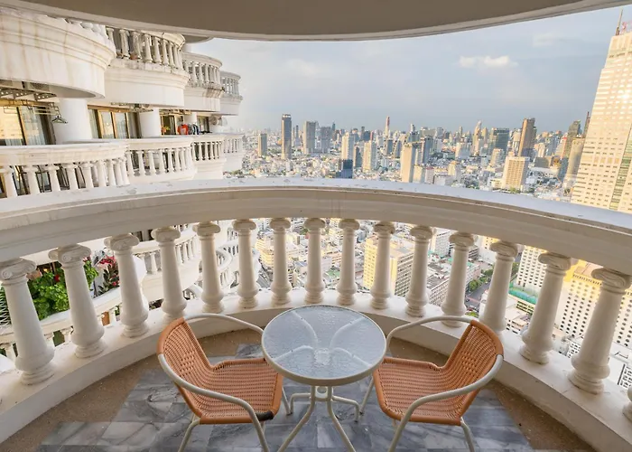 State Tower High Floor View Lovely Unit *