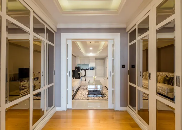 State Tower High Floor View Lovely Unit Апартаменты