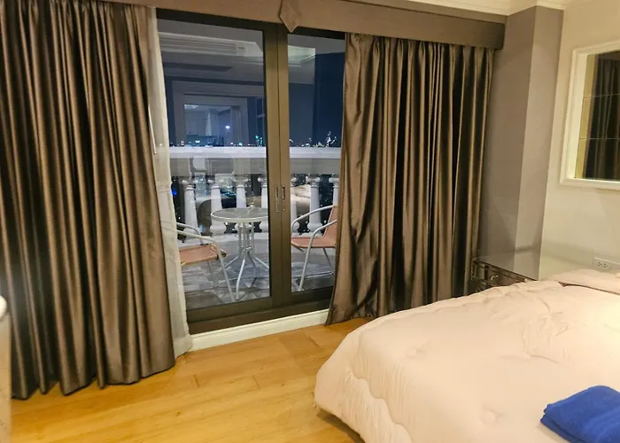 State Tower High Floor View Lovely Unit *